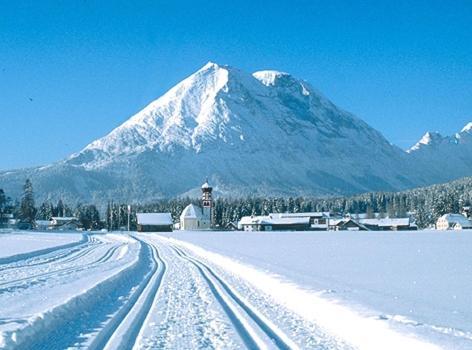 Hotel Hochland ロイタシュ エクステリア 写真
