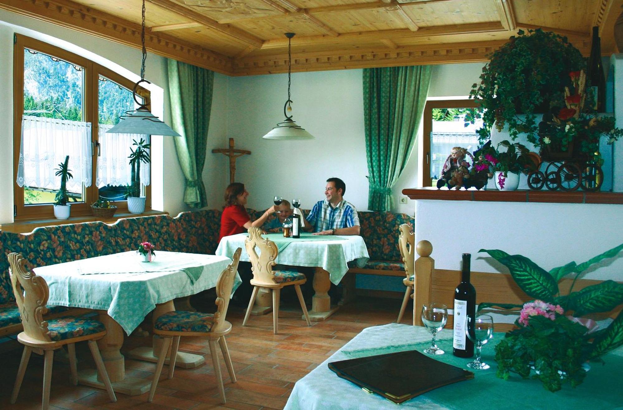 Hotel Hochland ロイタシュ エクステリア 写真