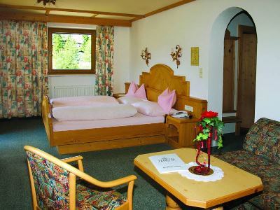 Hotel Hochland ロイタシュ エクステリア 写真