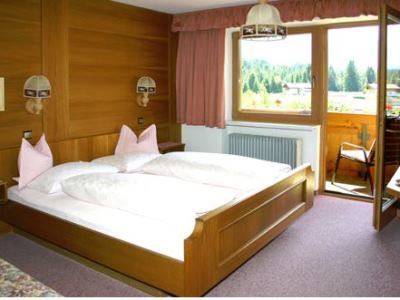 Hotel Hochland ロイタシュ エクステリア 写真